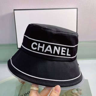 หมวก CH (ดำ)(ขาว)  งานป้าย ปักโลโก้  พร้อมถุงกระดาษ Brand (no box)
