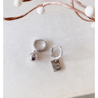 308-goodgift_station - Lucky Letter Earrings S925 silver needle ต่างหูห่วงกลมแบบล็อค สองข้างไม่เหมือนกัน