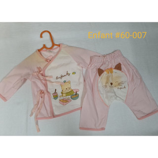 ชุดเสื้อป้าย แขนยาว Enfant ไซส์ 60 สำหรับเด็ก 0-3 เดือน มือสอง มีรอยคราบที่คอเสื้อ ขอแม่ที่รับได้นะคะ