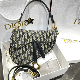 #Dior #saddlebag #new เกรด vip เป็นรุ่นใหม่มาพร้อมสายยาว  Size 25cm  อุปกรณ์ full box set