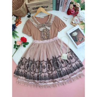 🥀˚⋆₊Set Axes femme 2 ชิ้น 🧸เสื้อผ้ายืดตกแต่งเข็มกลัดเพชร + 🎀กระโปรงผ้าตะข่ายลายปัก💕