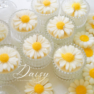 เทียนหอมถ้วยแก้ว S พร้อมดอก Daisy น่ารักมาก เทียนถ้วย ไร้ควัน วัตถุดิบจากธรรมชาติ 100% ไม่มีพาราฟิน ของขวัญ เทียนหอม