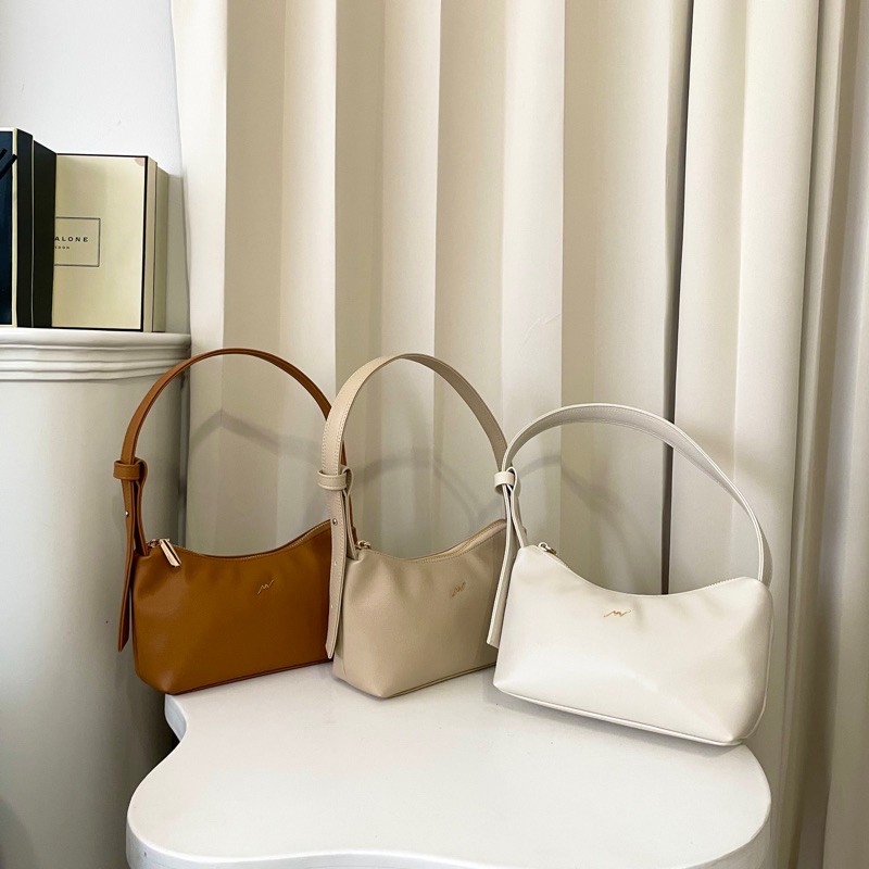 (พร้อมส่ง) NOW IS NOW Charlotte กระเป๋าสะพายข้าง