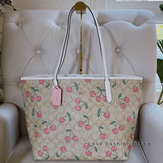 👑ผ่อน0%~แท้100%👑 CF444 กระเป๋าสะพาย City Tote In Signature Canvas With Heart Cherry Print