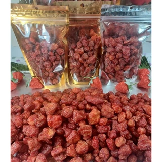 สตอเบอร์รี่อบแห้ง 250 กรัม ไม่น้ำตาลเปรี้ยวหวานธรรมชาติ เกรดพรีเมี่ยม เปรี้ยวนำ