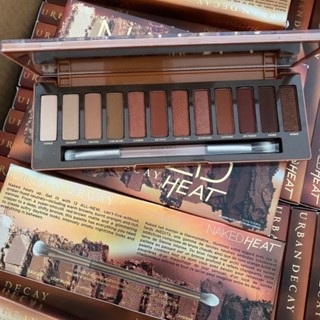 URBAN DECAY Naked Eyeshadow PaletteNaked Heat Pumpkin Plate: