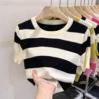 เสื้อยืดแขนสั้นลายทางนิต STRIPED KNITTED CROP TOPS