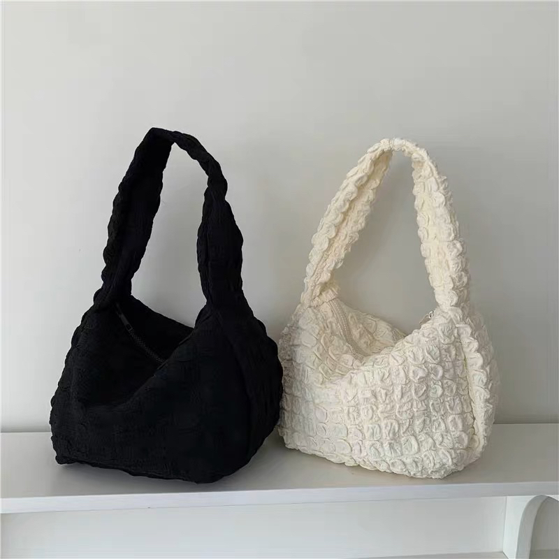 (ร้านไทย—มีพร้อมส่งค่ะ) กระเป๋าถือ/กระเป๋าสะพายไหล่ jolene bag | justmoment