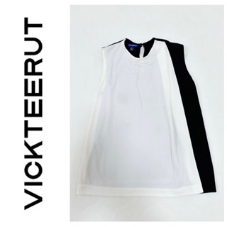 แท้ 💯% Used Vickteerut Top size US0 เสื้อแบรนด์เนม ขาว-ดำ ดีไซน์สวย ใส่ออกมาผอมเพรียว สภาพดี พร้อมส่ง