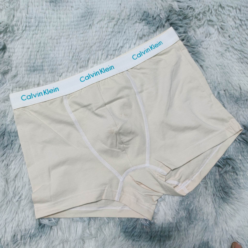 กางเกงในชาย Calvin Klein (คาลวิน ไคลน์) CK boxer สีครีม สีขาว