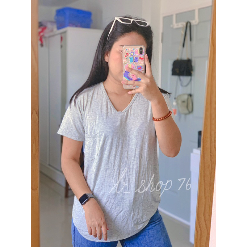 เสื้อเรย่อนคอวีมีกระเป๋า อก36-42 ยืดสุด44 ผ้ายืดตามตัว งานรัดรูป มีบริการเก็บปลายทาง สินค้าถ่ายจากงานจริง BS006
