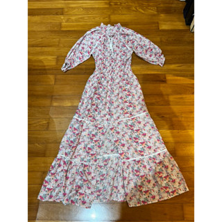 MAXI dress ลายดอกสีชมพู ไซส์ L used in good condition ลายสวยน่ารักมากมาย ผ้าดี