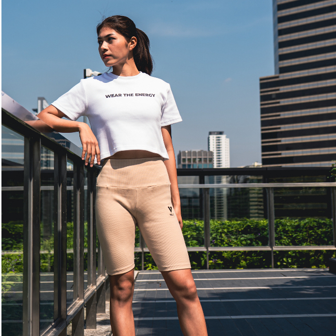 VOLT PROTON 004 BIKER SHORTS LIGHT BROWN กางเกงขาสามส่วน ผู้หญิง ผ้าริบถัก สีครีม