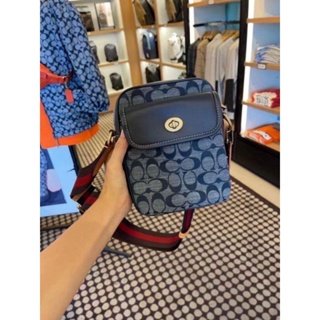 💙👜กระเป๋าสะพาย ผ้ายีน เท่ห์มากกNEW COACH Heritage Crossbody In Signature Chambray