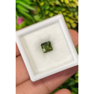 พลอย เขียวส่อง (ฺGreen Sapphire) 1.17 กะรัต (Cts.)