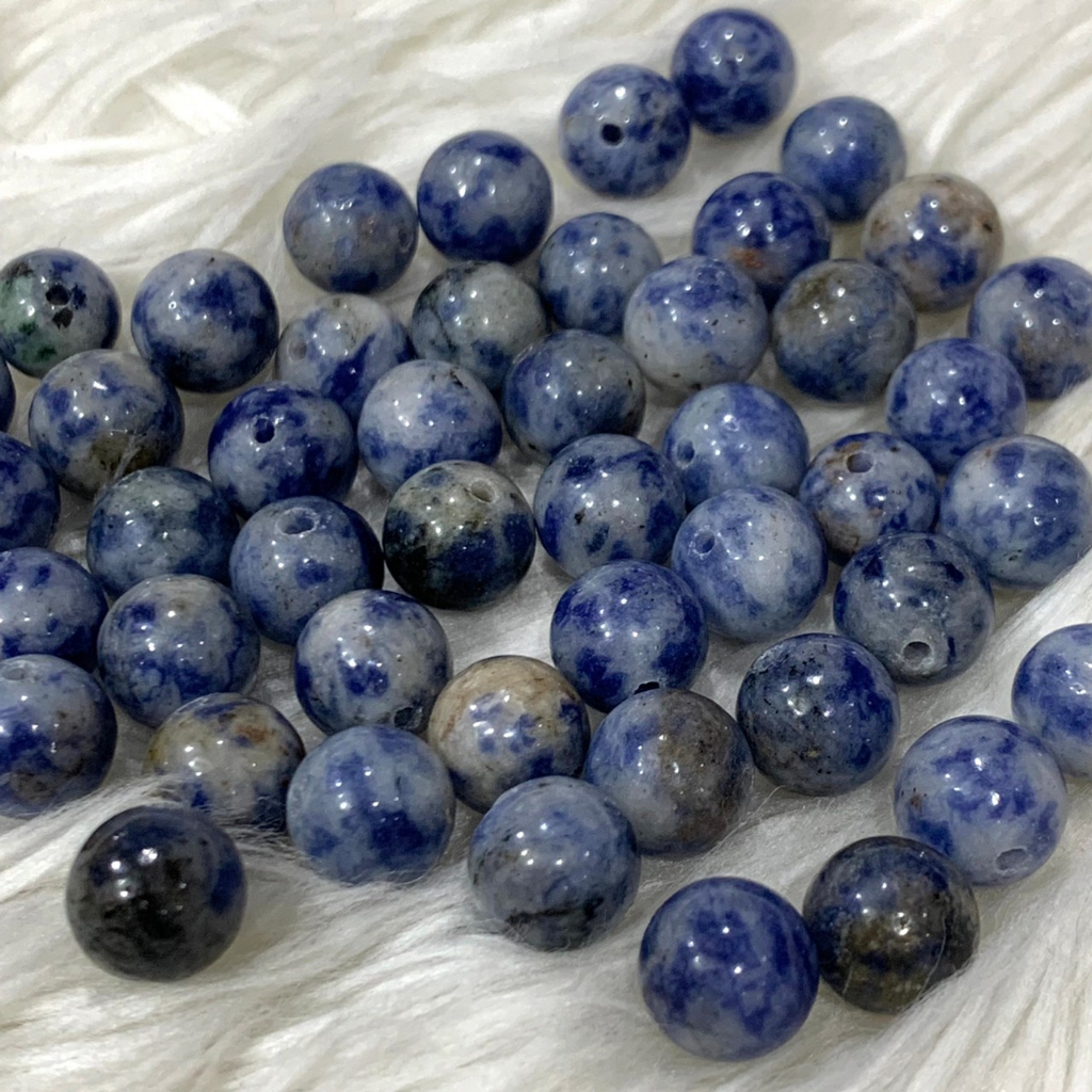** แบ่งขาย 1,3 เม็ด ** โซดาไลท์ สีอ่อน (Sodalite) หินนำโชค หินมงคล หินธรรมชาติ หินแบ่งขาย (ราคาต่อเม็ด)