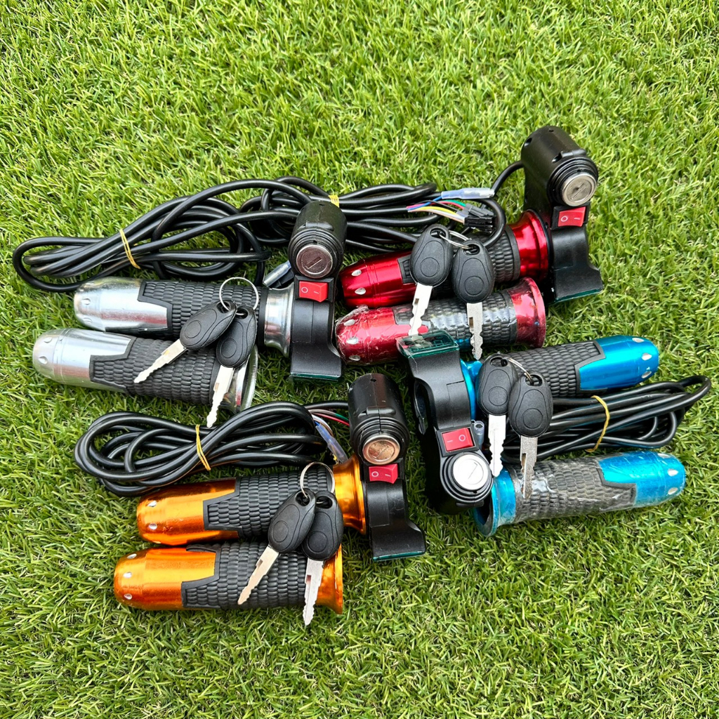 คันเร่งสำหรับรถไฟฟ้า รุ่น บอกโวล 1-99V มีกุญแจ + สวิตช์ สองทาง(เดินหน้า-ถอยหลัง,เปิดปิดไฟ,ต่อกับอื่นๆ)
