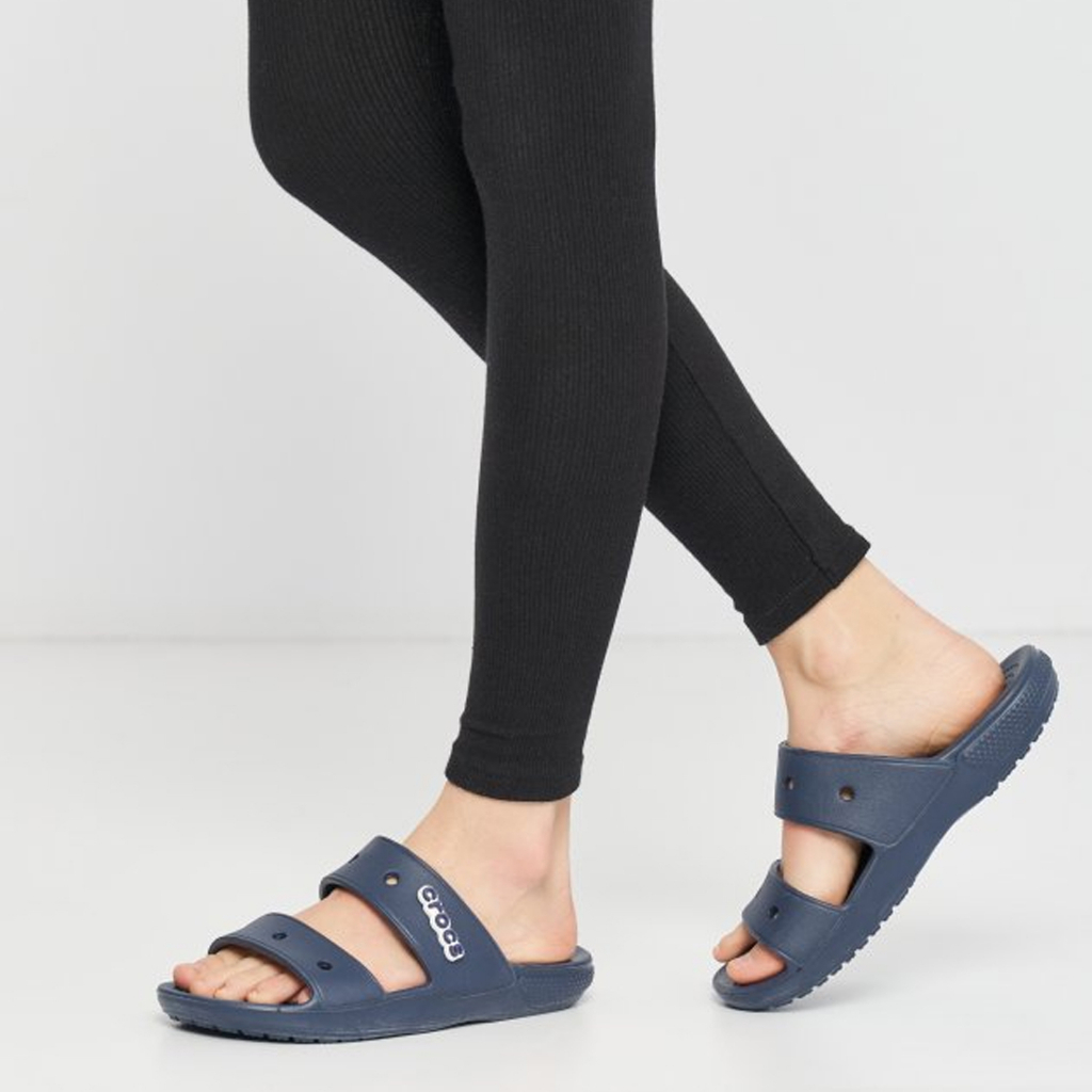 Crocs รองเท้าแตะ รองเท้าลำลอง CR UX Classic Crocs 206761-410 / 206761-100 / 206761-411 / 206761-001 / 206761-2Y2