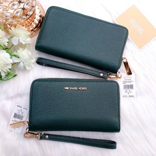 💚กระเป๋าสตางค์ใบยาว สีเขียวสวยมาก☘️NEW MK MICHAEL KORS JET SET TRAVEL LARGE FLAT MF PHONE CASE WALLET #35S9GTVE7L