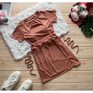ชุดเซทไหมพรม2ชิ้น เสื้อครอปเว้าอก+กระโปรง ผ้าไหมพรมร่องลึก/เอวสม็อค อก32-36 เอว.24-31