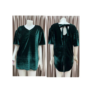 เสื้อกำมะหยี่ ผูกโบว์ด้านหลัง อก 44-50”(XL) ผ้านิ่ม ใส่สบาย ใส่ได้ทุกโอกาสค่ะ (แบบเดียวกับตัวเล็กค่ะ)