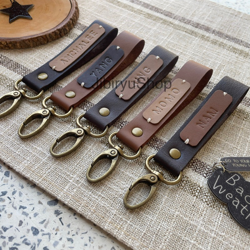 พวงกุญแจหนัง สลักชื่อฟรี #handmade #ของขวัญ #ปัจฉิม