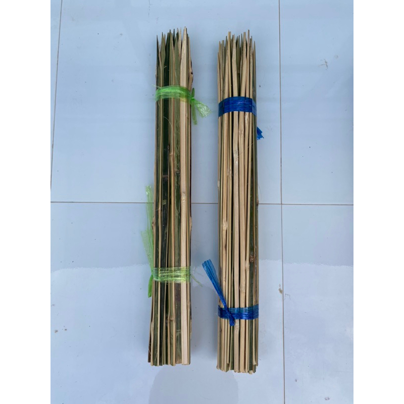 ไม้หลักปักต้นไม้  ยาว 120 ซม. 50 อัน ปลายแหลมเหลาลบคม ไม้หลักยึดต้นไม้ ป้องกันลำต้นโยก