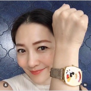 ⌚😎New  Mickey Mouse X Gucci Grip Watch สีทอง สายหนังแคนวาส ✅. ใส่ได้ทั้ง ช/ญ