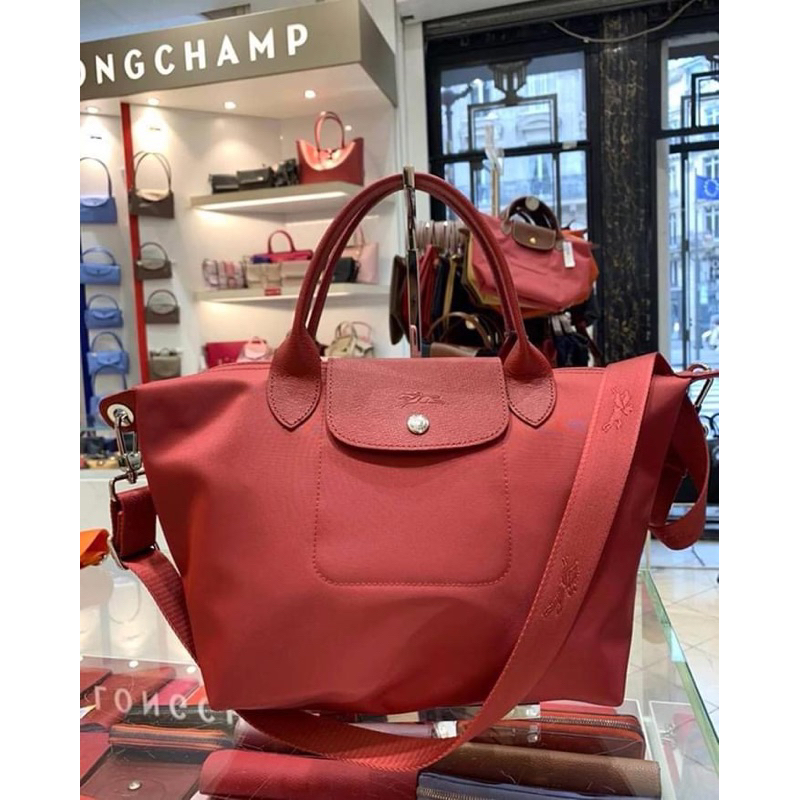 พร้อมส่ง แท้ 💯% New Longchamp LePiage Neo Size M สีแดง Rouge รุ่นใหม่ ปรับสายสั้นยาวได้ค่ะ