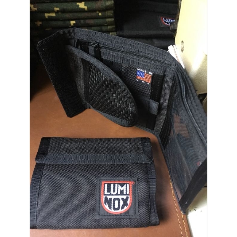 กระเป๋าสตางค์Luminoxซื้อ1แถมพ่วงกุญแจ1อัน