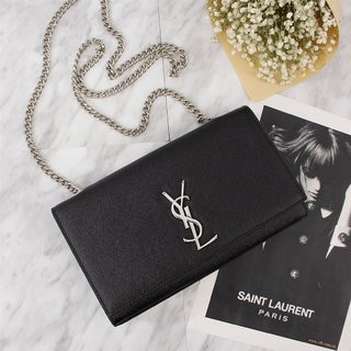 [ทักแชทก่อนสั่งซื้อ]Ysl woc สีดำ อะไหล่เงิน กระเป๋าสายโซ่แบบฝาพับ  หนังคาเวียร์เม็ดเล็กสวยน่ารักมากค่ะ size24*5.5*14.5cm