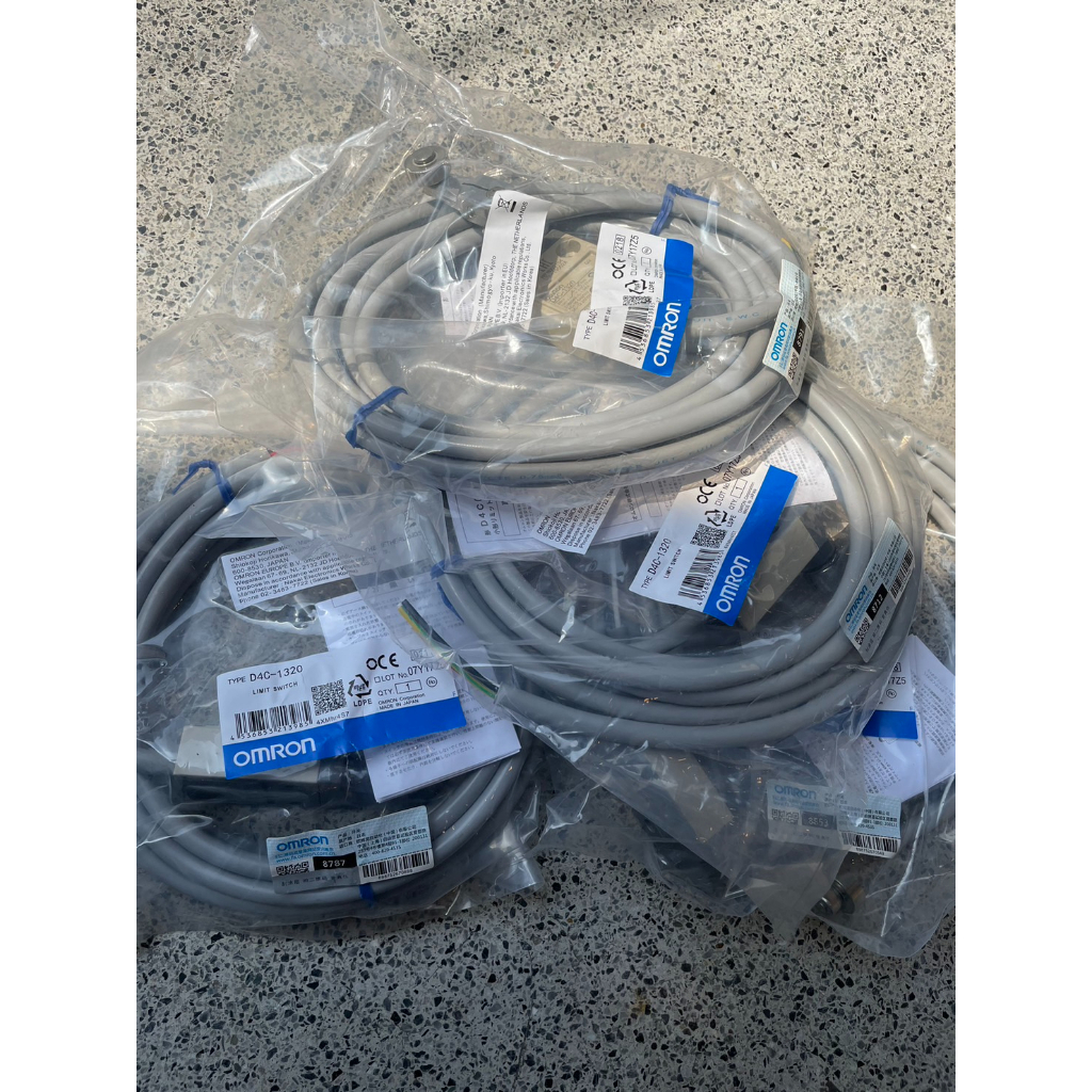 D4C-1320 Omron สวิตช์ลิมิต