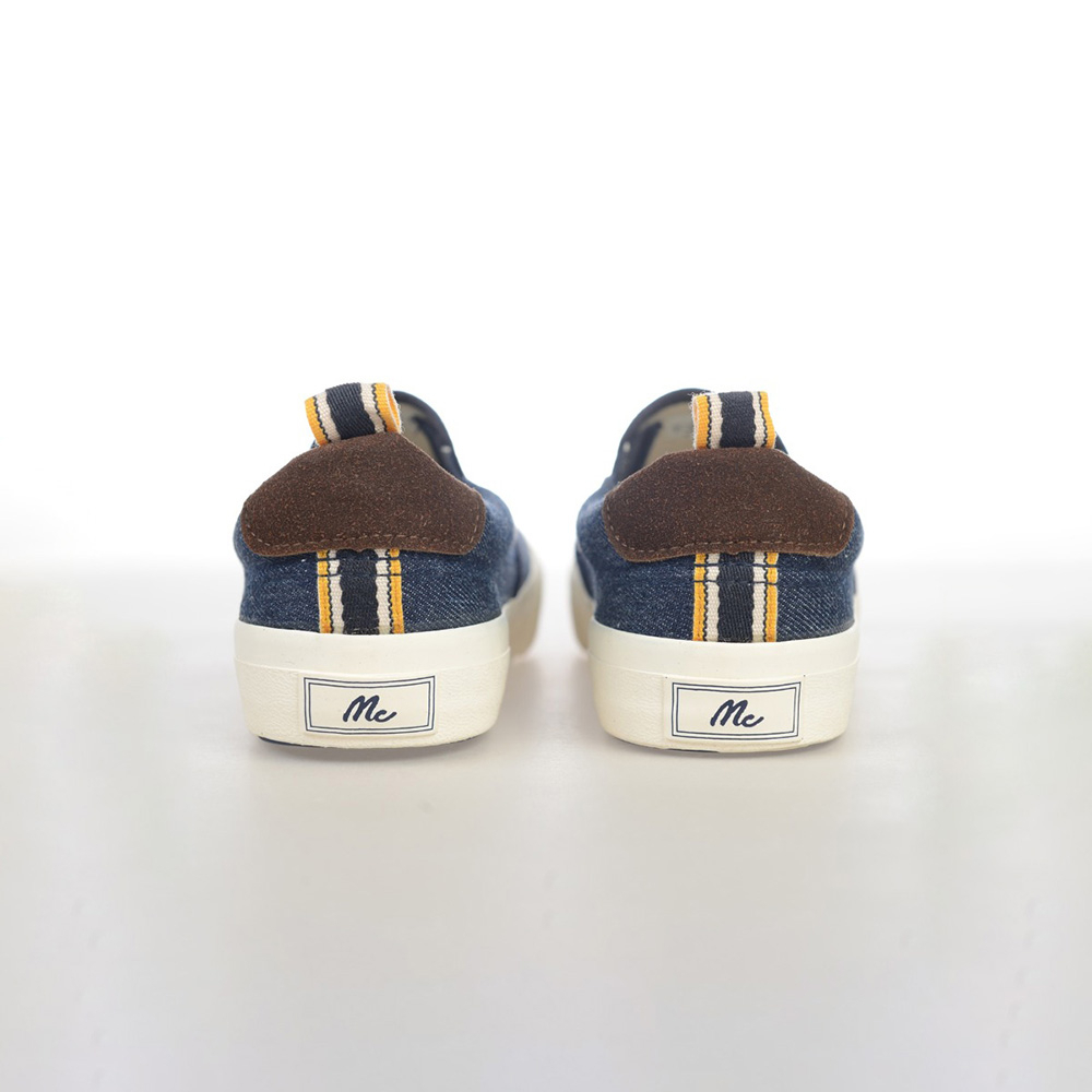 Mc JEANS รองเท้า Slip on รองเท้า Mc แท้ กรมท่า Unisex ใส่ได้ทั้ง ผู้ชาย และ ผู้หญิง ทรงสวย ใส่สบาย M09Z00430