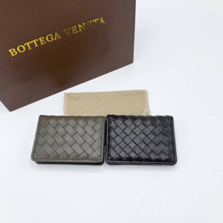 BOTTEGA VENETA LEATHER INTRECCIATO BIFOLD CARD HOLDER กระเป๋าใส่นามบัตรแบบ 2 พับ แบรนด์โบเตก้าเวเนต้า