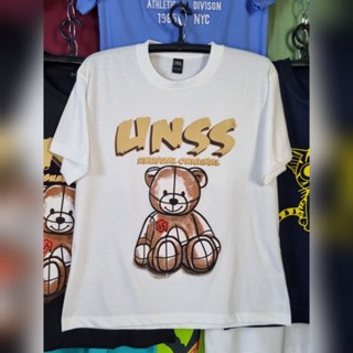 เสื้อยืดคอกลมแขนสั้นสกรีนหน้าลายหมีUN