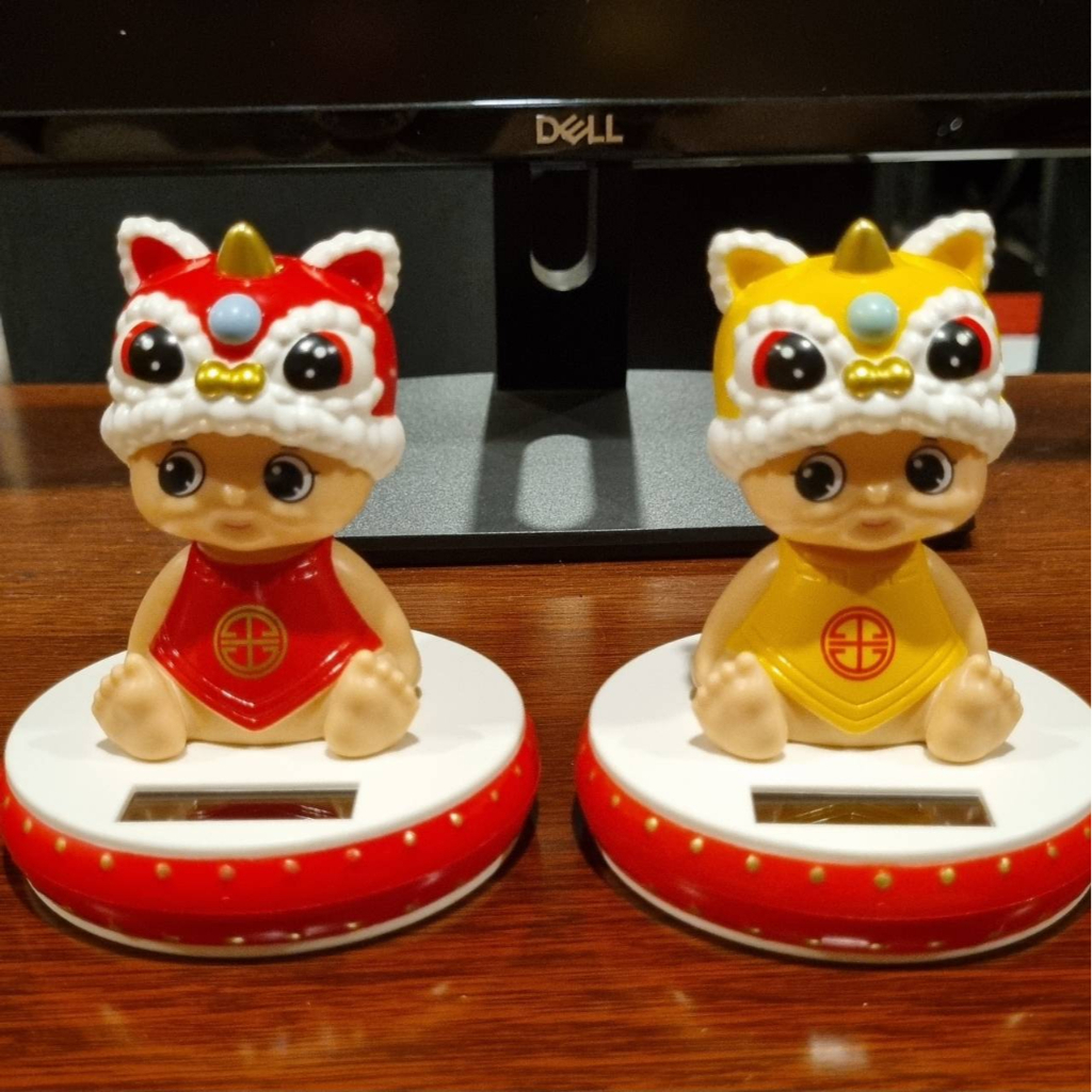 (A08) ตุ๊กตาเด็กเชิดสิงโต  เสริมดวง การงาน การเงิน ค้าขาย ใช้โซล่าเซลล์