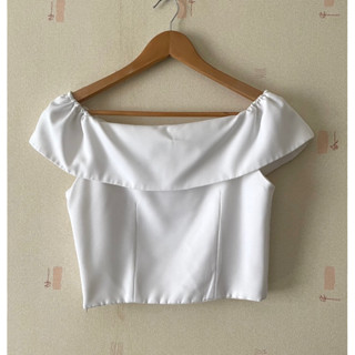 เสื้อปาดไหล ครอป ทรงเกาหลี (Mini white crop)