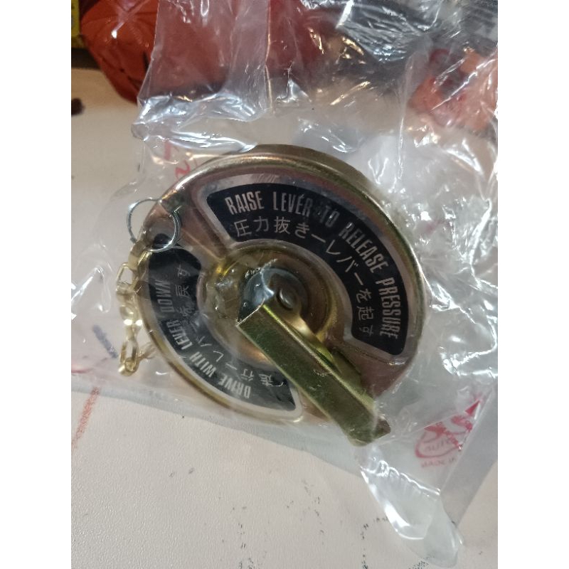 ฝาหม้อน้ำ อีซูซุ Tx, ซุใหญ่, ซุ 68 แบบมีวาวล์