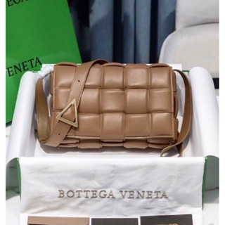 🔥พร้อมส่ง New Bottega Veneta Padded Cassette bagเทพ 📌size 26x18x8cm.