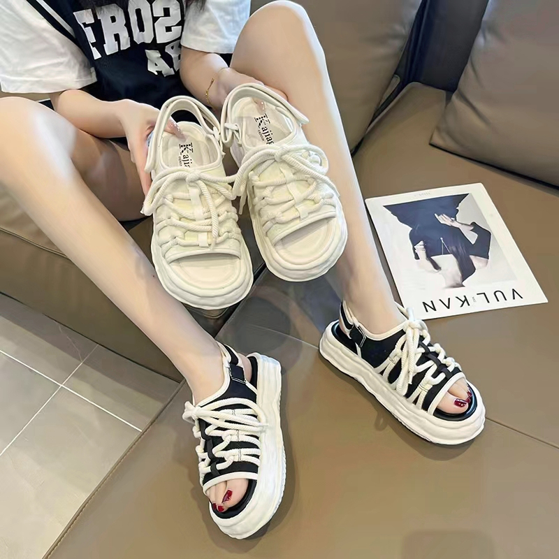 พร้อมส่ง!! แฟชั่นน่ารัก สไตล์เกาหลี สายรัดปรับระดับได้ รองเท้าแตะผู้หญิง รองเท้าผู้หญิง