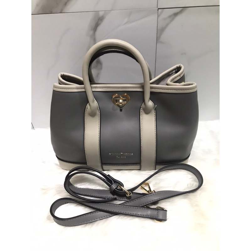 กระเป๋าสะพายข้าง Karaya thazava