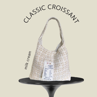 Wyllabrand กระเป๋าผ้า Classic Croissant Milk Cream