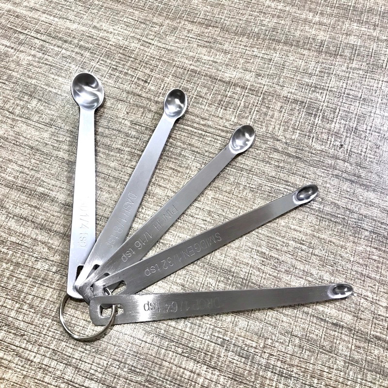 Bakery D'VER ❤️ ช้อนตวงสแตนเลสจิ๋ว 1/4, 1/8, 1/16, 1/32 และ 1/64 ชุดช้อนตวงส่วนผสมหยิบมือ 5 ชิ้น