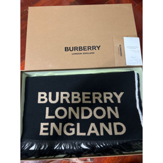 ผ้าพันคอ Burberry London  สภาพใหม่ ของแท้