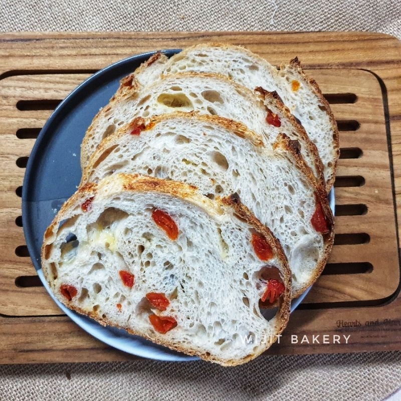 ซาวโดมะเขือเทศชีส Dried tomatoes & cheese sourdough