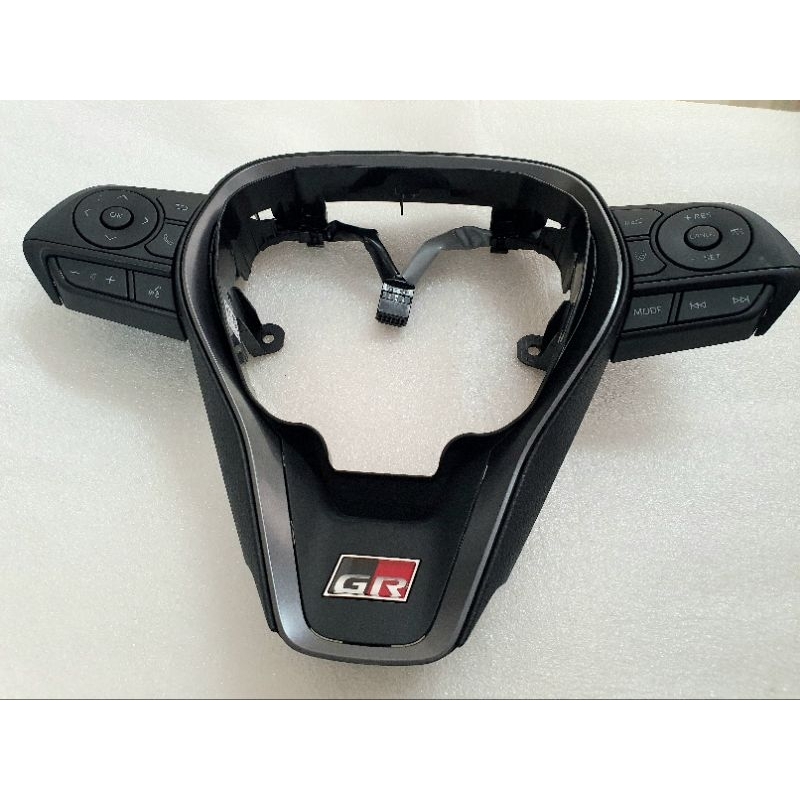 ปุ่มคอนโทรล/ปุ่มมัลติฟังชั่นบนพวงมาลัย Toyota Cross GR Sport  "พาร์ทแท้"