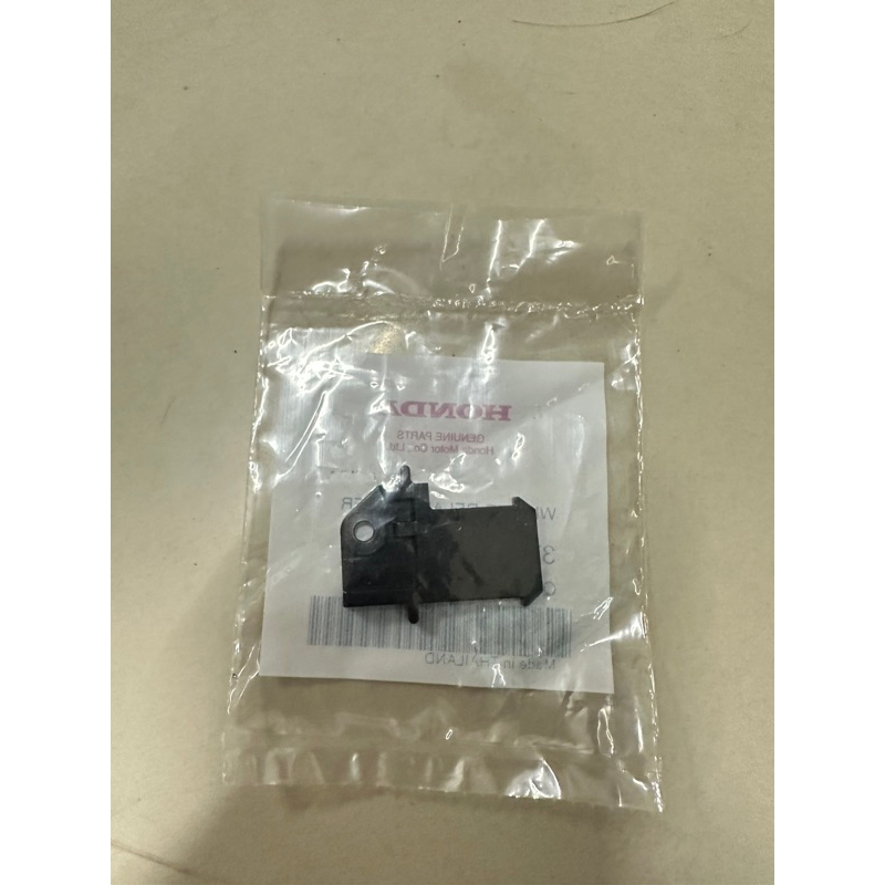 ตัวยึดรีเลย์ไฟเลี้ยวเวฟ125บังลมเวฟ125iปลาวาฬ/Click110iแท้ศูนย์ 37213-KPH-701