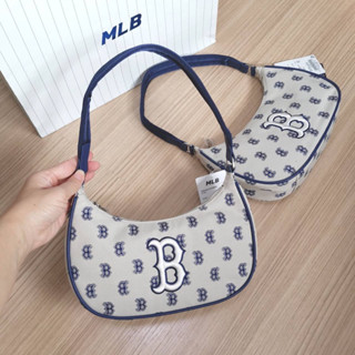 พร้อมส่ง MLB Monogram Jacquard Shoulder Bag logo B กระเป๋าสะพายโฮโบ สีครีมกรม 🤎💙 มีช่องซิปข้างในกระเป๋าด้วย