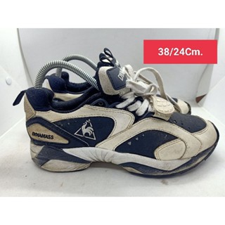 Le coq Sportif Size 38 ยาว 24 cm. รองเท้ามือสอง ใส่ แฟชั่น เที่ยว ทำงาน ลำลอง