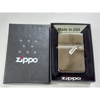 ZIPPO 21088 ZIPPED  BLACK ICE LASER ENGRAVE   ของใหม่ไม่ผ่านการใช้งาน  มาพร้อมกล่องตรงรุ่น  รับประกันของแท้